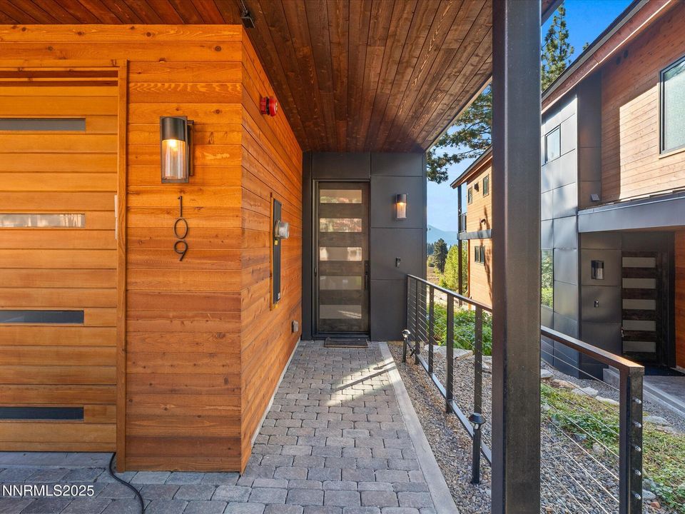 109 Sierra Colina Drive #109